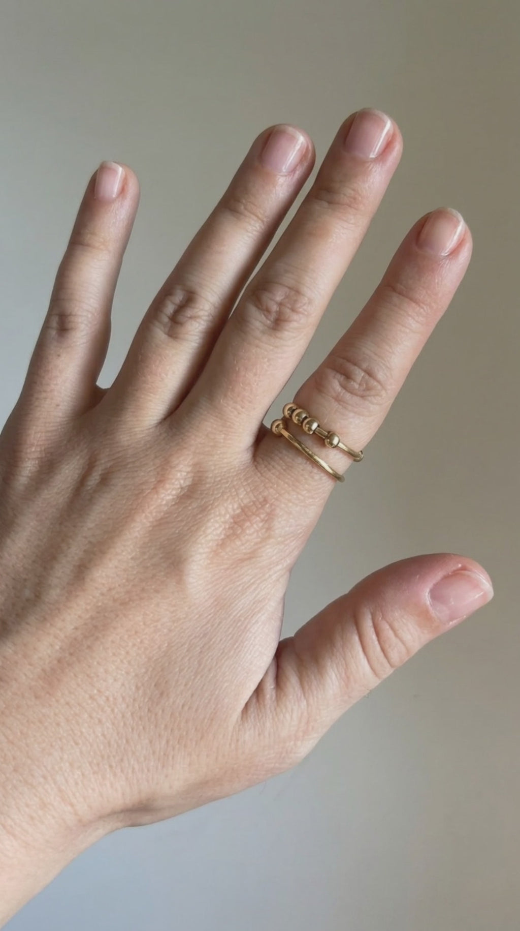 Bague anti-anxiété à billes mobiles